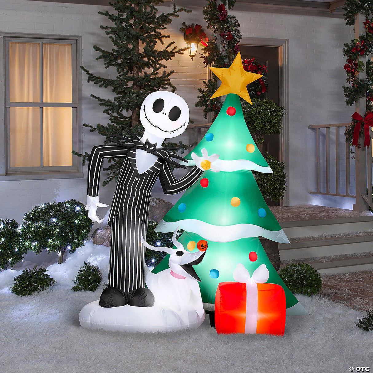 Airblown-jack And Zero Christmas Tree