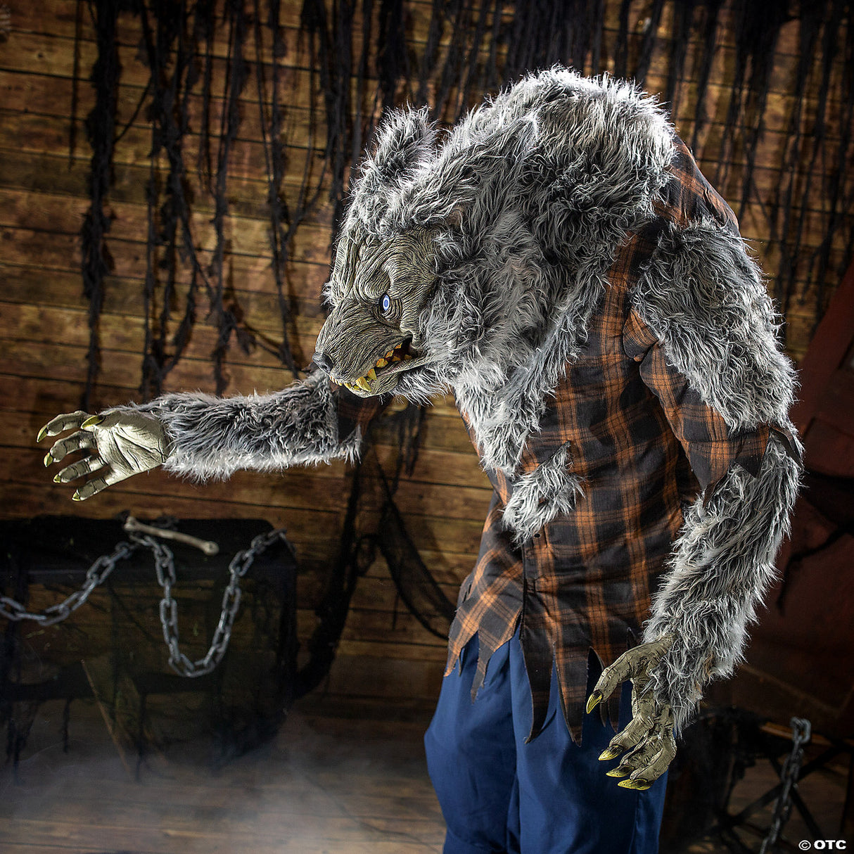 7.5' Animated Hulking Werewolf